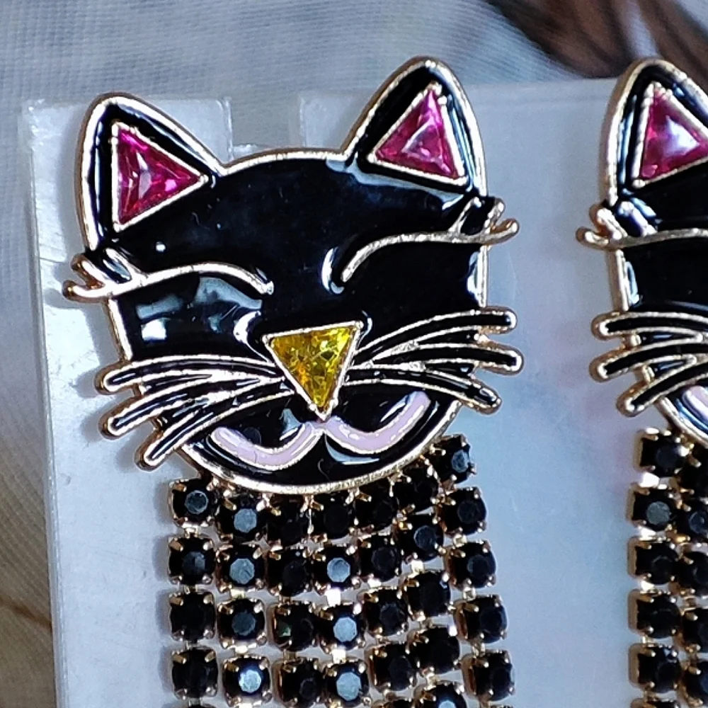 SugarFix BaubleBar Scaredy Black Cat Rhinestone Prong Set Pierced Earrings NWT
